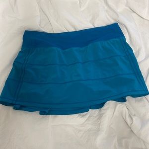 Lululemon Teal skirt perfect condition